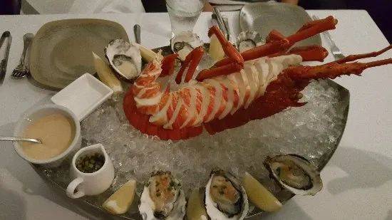 box-seafood-restaurant.jpg