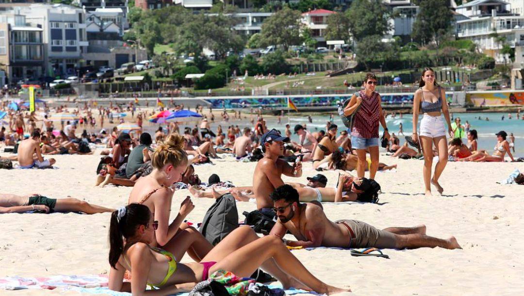 突发！澳洲确诊达1068人，悉尼一夜暴增83例！万人挤爆的邦迪海滩正式关闭，多州正式关闭边界...