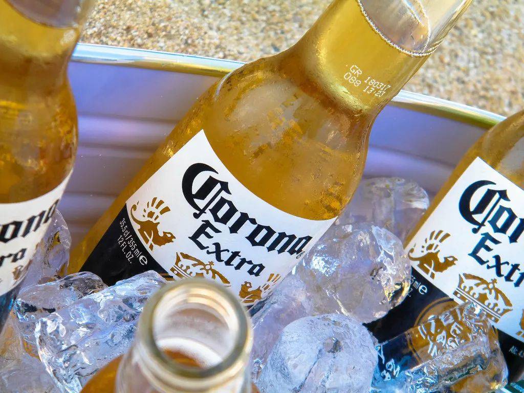 澳国民啤酒Corona宣布停产！只因和新冠名称类似，没人喝了！太倒霉了！